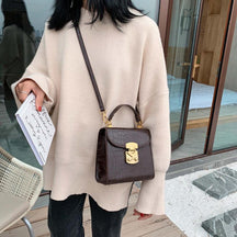 Trendy texture messenger bag - Loja Ammix